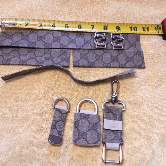 GUCCI logos w straps + Gucci Keychain repurporse from Gucci bag Firm price - Picture 15 of 16